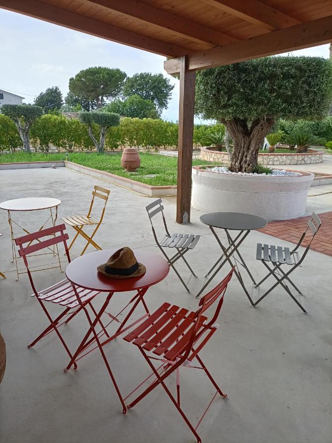 Bed and Breakfast La Ricarda Dimora Di Campagna Paestum Exterior foto